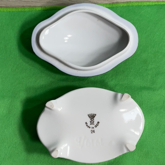 Vintage PM Made In Germany Democratic Republic Porcelain Trinket box - Picture 9 of 12